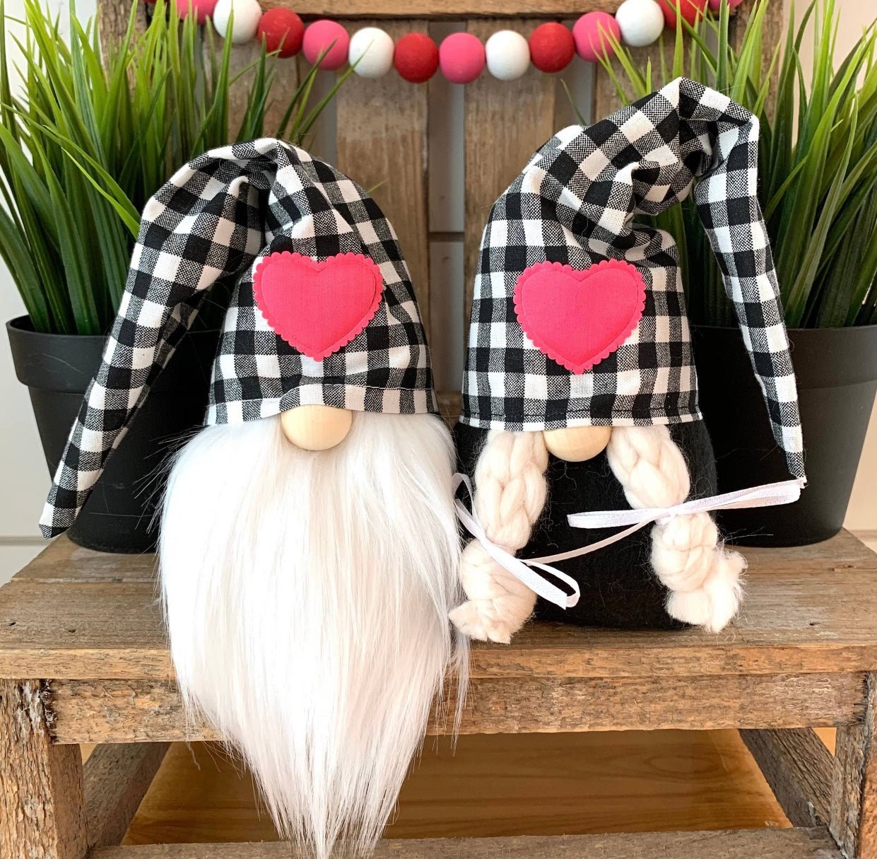 Valentine Couple Gnomes - Homeboxed