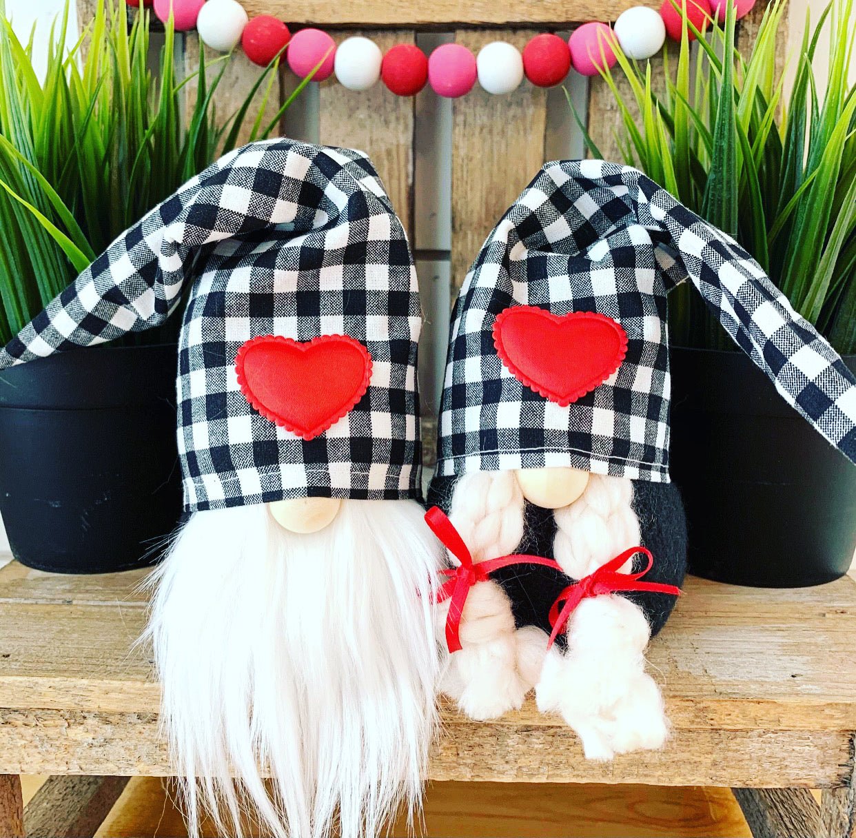 Valentine Couple Gnomes - Homeboxed